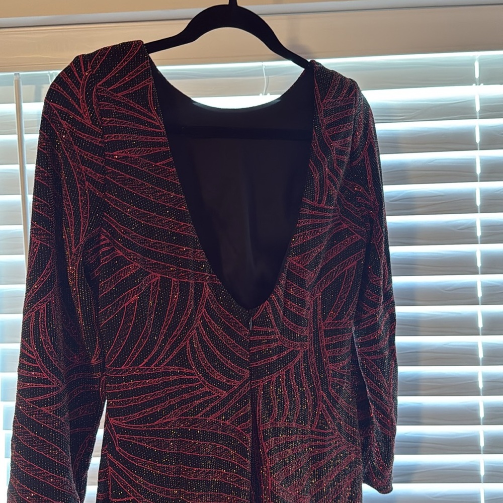 Nightway women’s  Black and Red sequin Dress